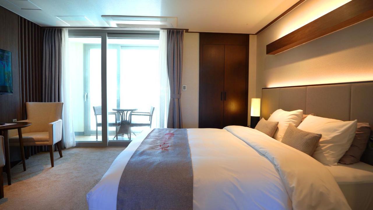 Pyeongchang Ramada Hotel & Suite By Wyndham Exterior photo